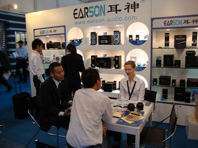 耳神多款音箱閃耀登場，引領音頻新潮流——記香港秋季電子產品展覽會